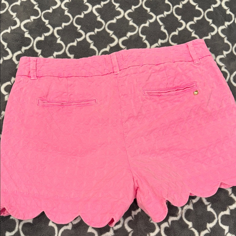 Crown & Ivy Pink Scalloped High Waist Shorts - Picture 4 of 5